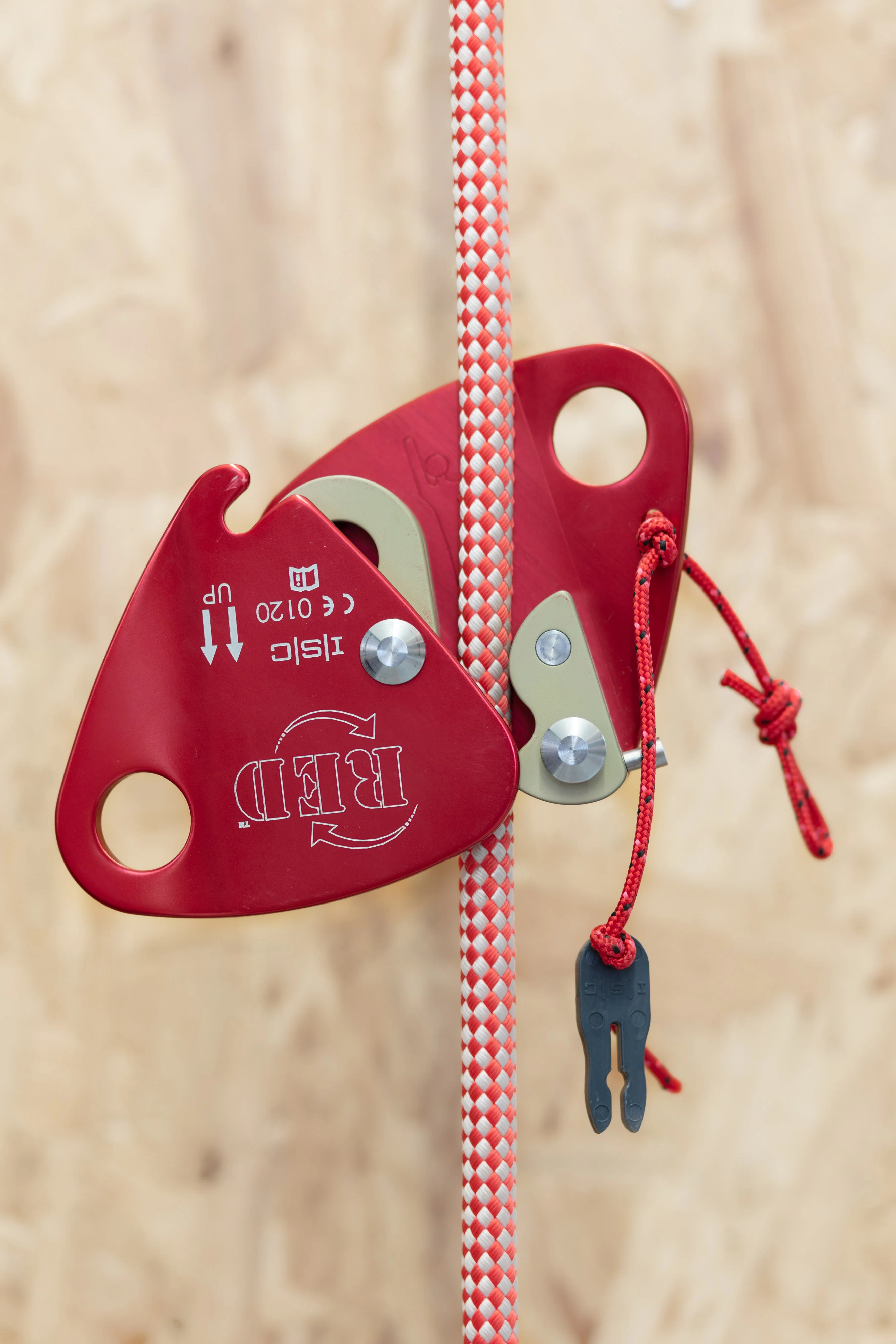 ISC - Red, with tow cord and popper - Image 4