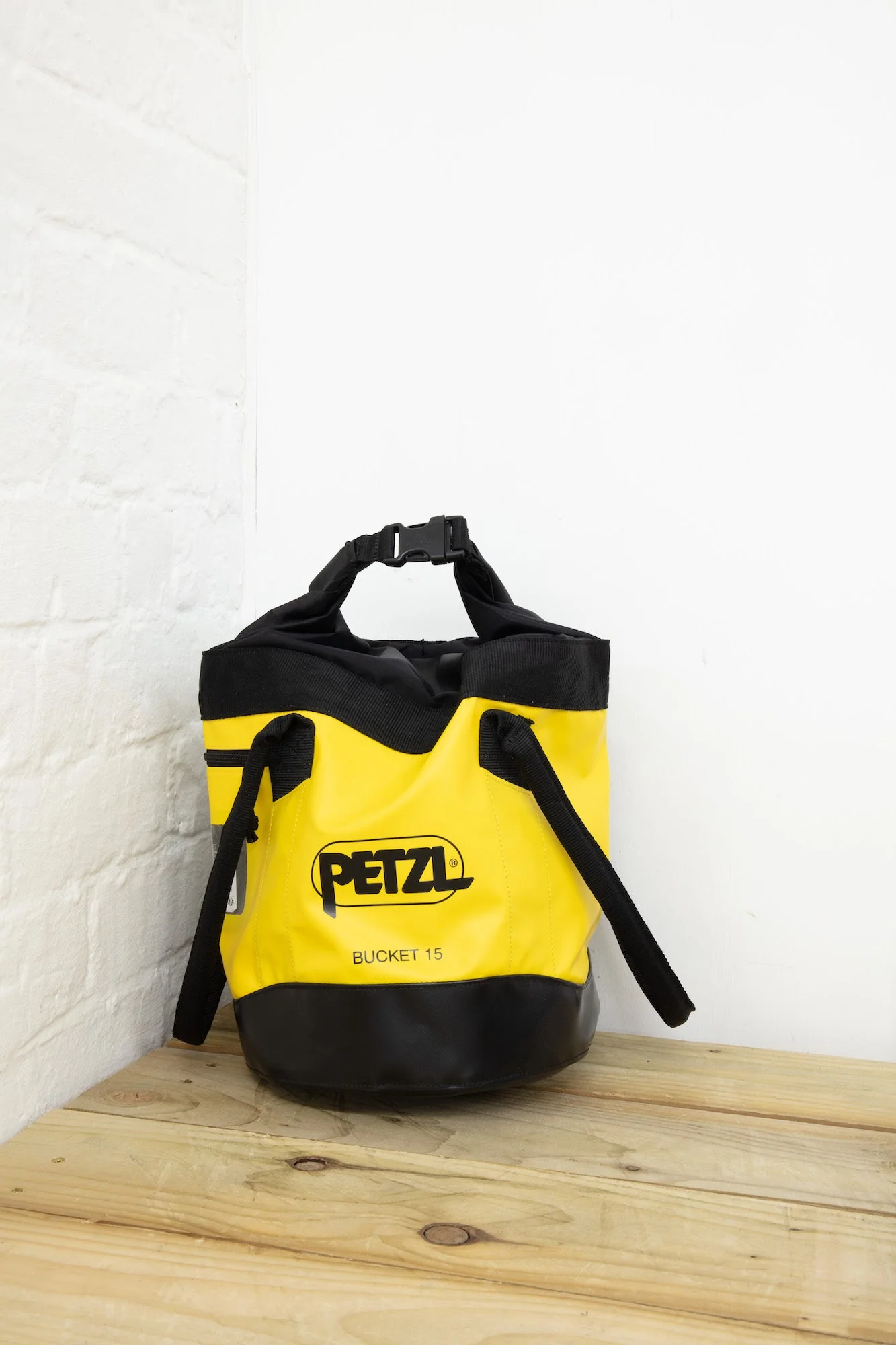 Petzl - Bucket - Image 12