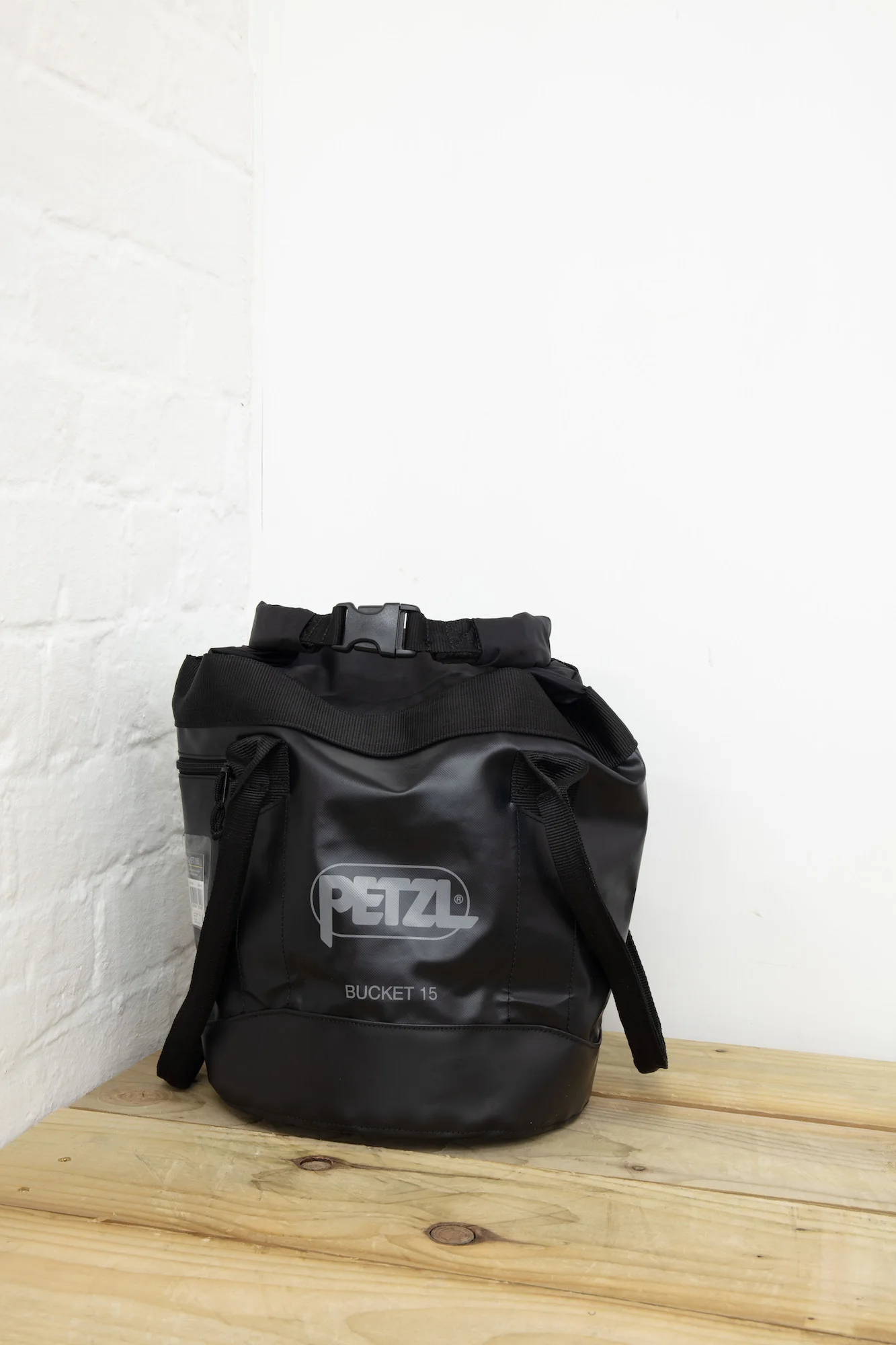 Petzl - Bucket - Image 3